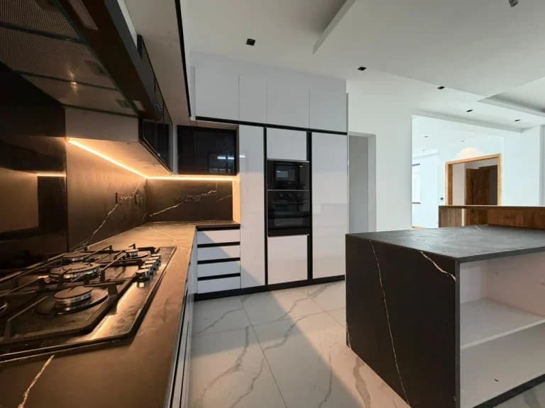 2 Bedroom Apartment For Sale in Peponi Road