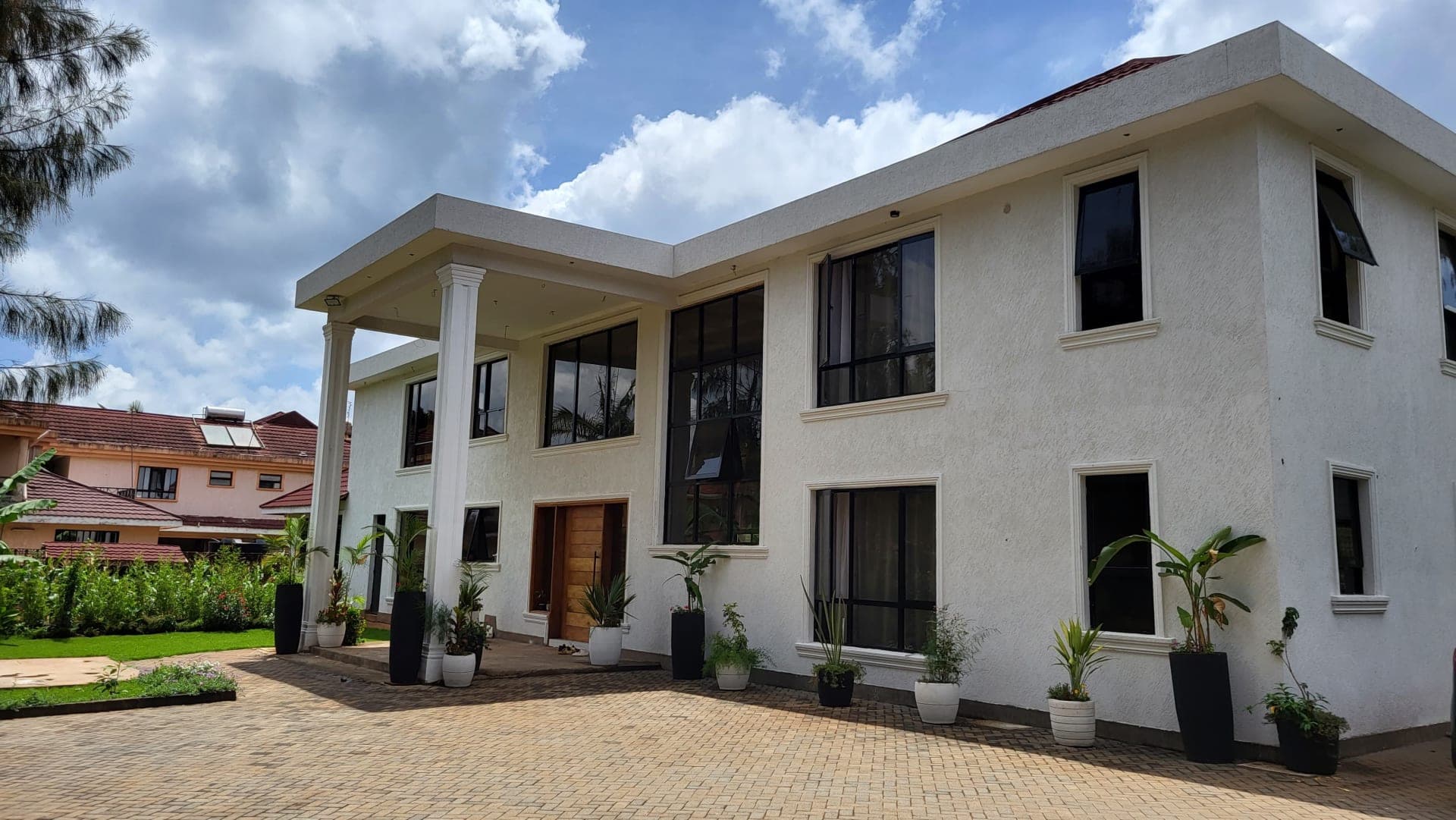 5 Bedroom House For Sale in Runda