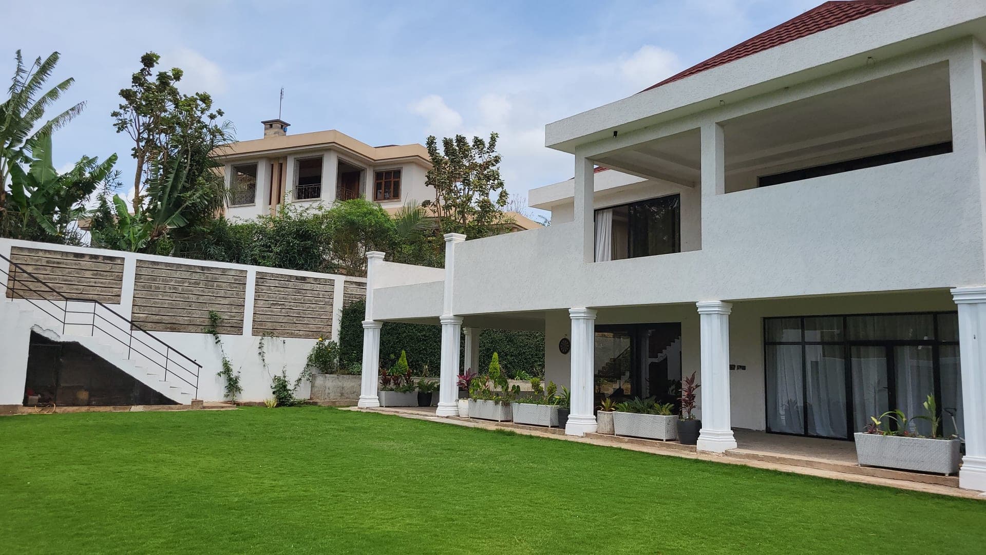 5 Bedroom House For Sale in Runda